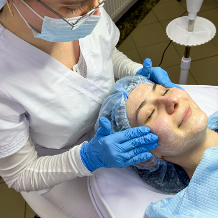 Пілінг Clear Poly Peel серединної дії у м Рівне